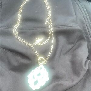 Chic Gold Pendant Necklace